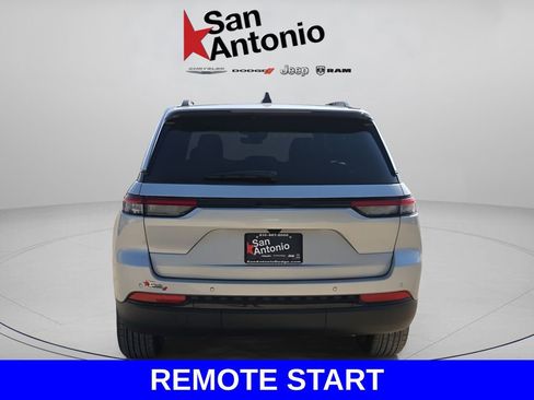 New 2025 Jeep Grand Cherokee Altitude RWD image 7
