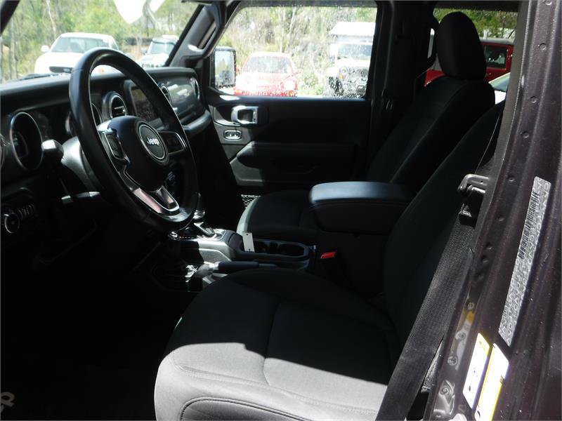 Used 2019 Jeep Wrangler Unlimited Sahara w/ Safety Group AWD/4WD image 7