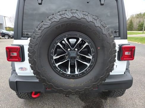Used 2024 Jeep Wrangler Unlimited Rubicon w/ XTREMEE 35" Tire Package AWD/4WD image 76