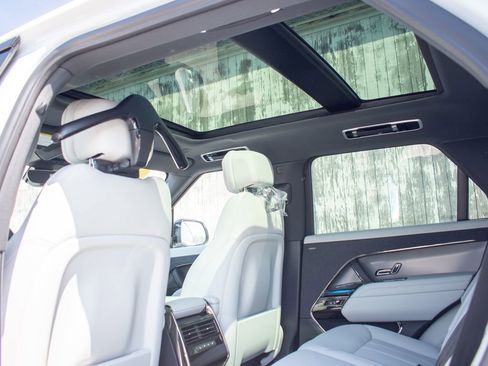 New 2026 Land Rover Range Rover Sport SE AWD/4WD image 22