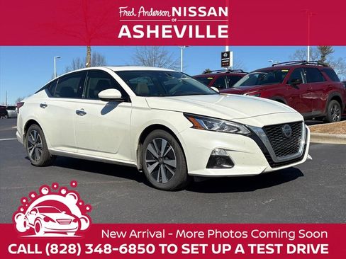 Used 2022 Nissan Altima 2.5 SL image 1