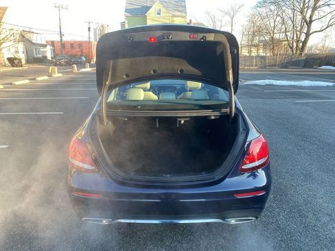 Used 2017 Mercedes-Benz E 300 4MATIC image 24