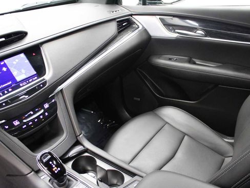 Certified 2022 Cadillac XT5 Premium Luxury w/ LPO, Floor Liner Package image 24