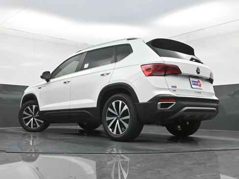 Used 2022 Volkswagen Taos SE FWD image 27