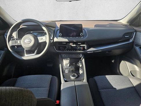 Used 2023 Nissan Rogue SV image 6