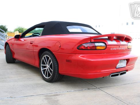 Used 2002 Chevrolet Camaro Z28 w/ SS Performance/Appearance Pkg RWD image 17