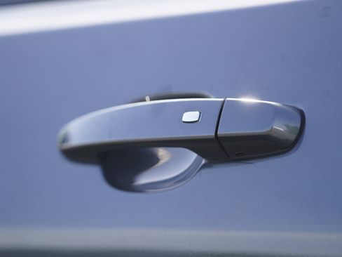 Used 2021 Chevrolet Camaro LT image 34