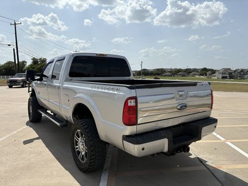 Used 2013 Ford F250 Platinum w/ FX4 Off Road Pkg AWD/4WD image 3