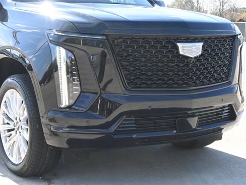 Used 2025 Cadillac Escalade ESV Premium Luxury w/ LPO, Floor Liner Package image 30