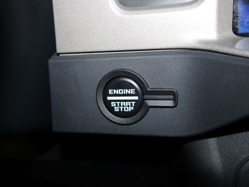 Used 2025 Ford Bronco Outer Banks image 12