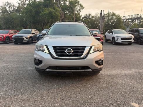 Used 2017 Nissan Pathfinder SL w/ SL Tech Package image 3