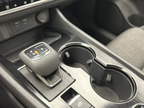 Used 2025 Nissan Rogue SV AWD/4WD image 22