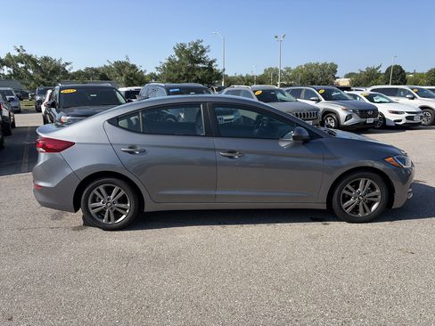 Used 2018 Hyundai Elantra SEL FWD image 4