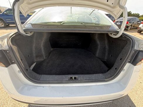 Used 2023 Nissan Versa S FWD image 14