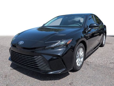 Used 2026 Toyota Camry LE AWD/4WD image 1