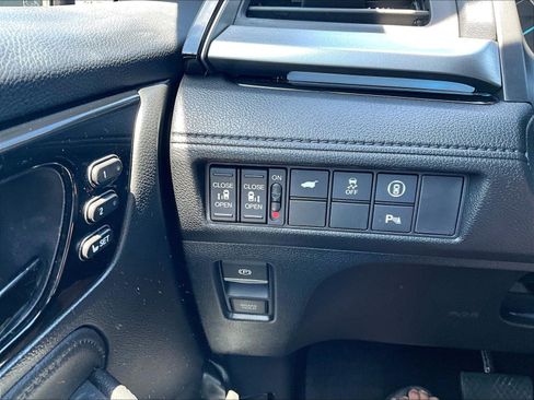 Used 2024 Honda Odyssey Touring image 38