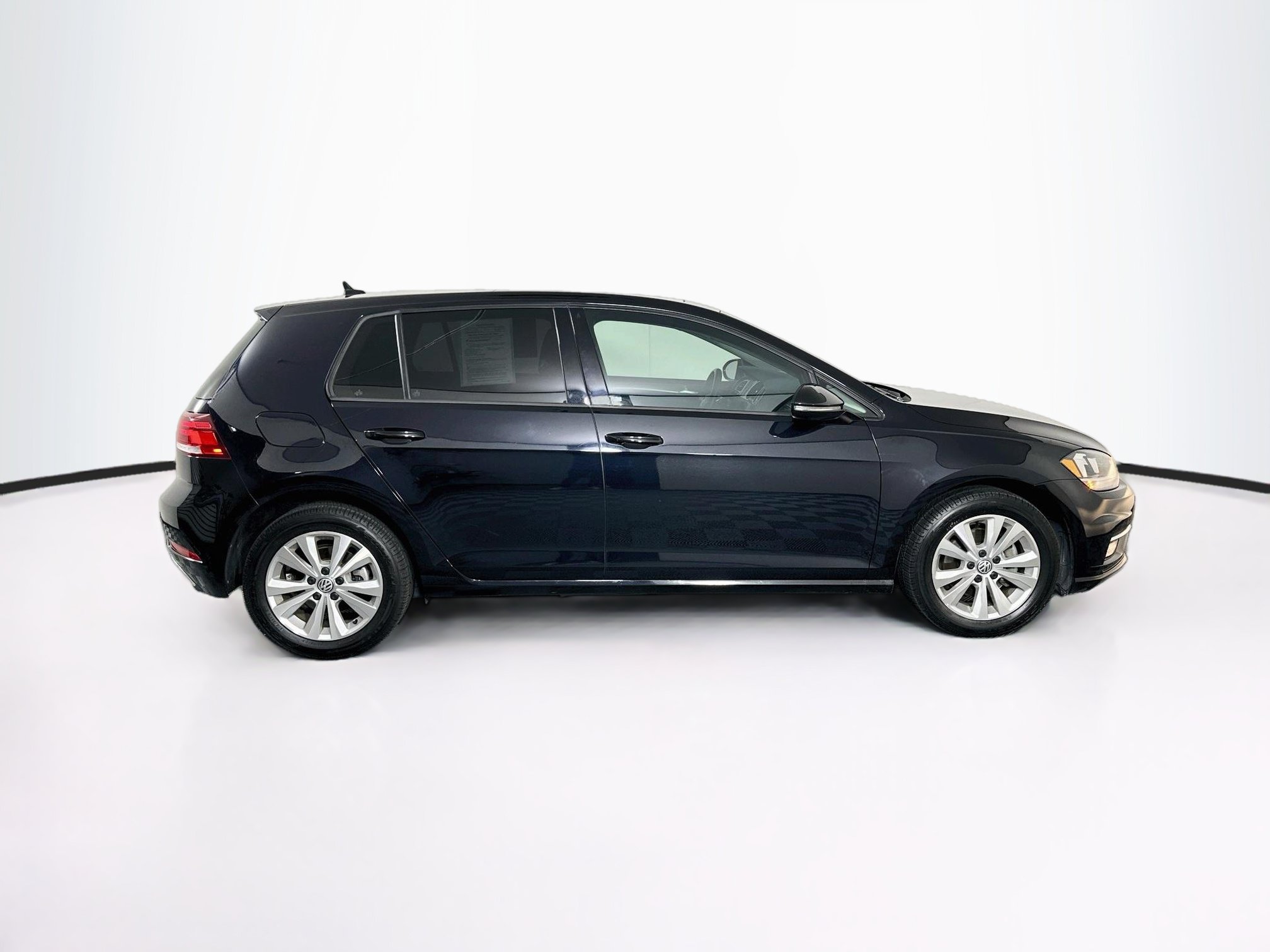 Used 2019 Volkswagen Golf SE FWD image 10