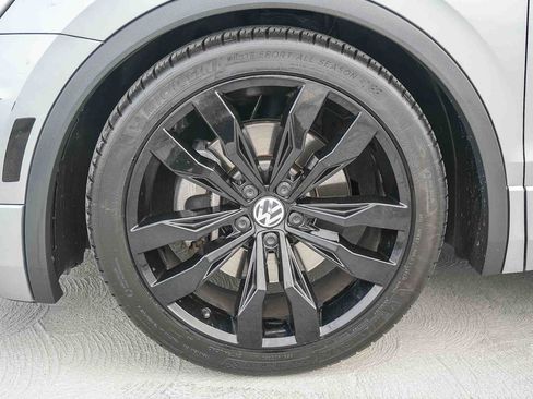 Used 2020 Volkswagen Tiguan SE R-Line image 11