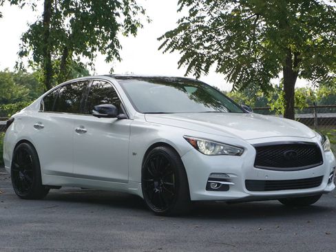 Used 2016 INFINITI Q50 3.0t Premium w/ Driver Assistance Package AWD/4WD image 3