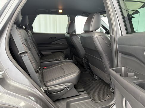 Used 2025 Nissan Pathfinder Rock Creek AWD/4WD image 11