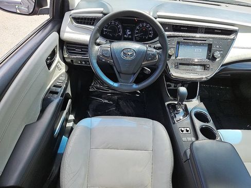 Used 2016 Toyota Avalon XLE Premium FWD image 9