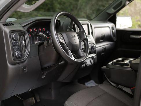 Used 2024 Chevrolet Silverado 1500 Custom Trail Boss AWD/4WD image 9