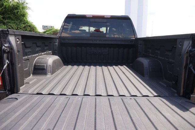 Used 2025 GMC Sierra 1500 Elevation w/ Elevation Premium Package AWD/4WD image 7