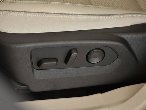 Used 2021 Buick Envision Essence image 13