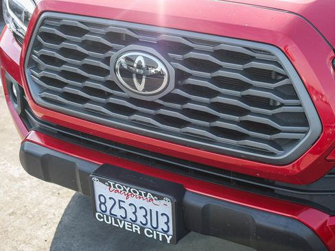 Used 2023 Toyota Tacoma TRD Off-Road image 6