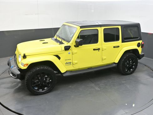 Used 2022 Jeep Wrangler Unlimited Sahara w/ Cold Weather Group AWD/4WD image 34