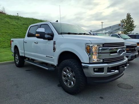 Used 2019 Ford F250 Lariat w/ Lariat Ultimate Package AWD/4WD image 11