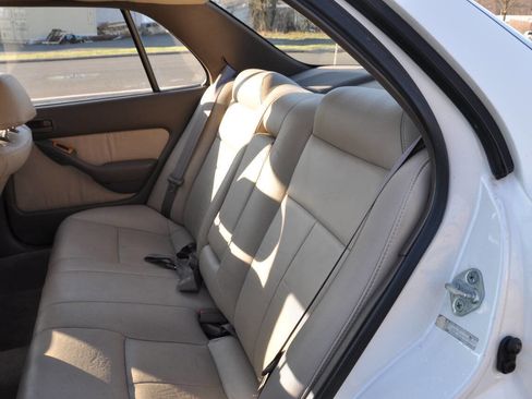 Used 1996 Toyota Camry LE FWD image 28