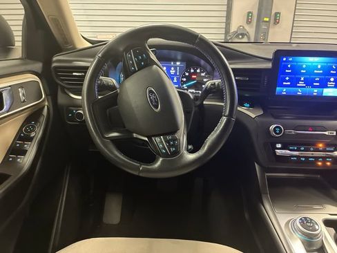 Used 2020 Ford Explorer XLT RWD image 13