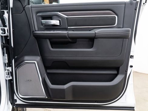 New 2026 RAM 3500 Laramie AWD/4WD image 33