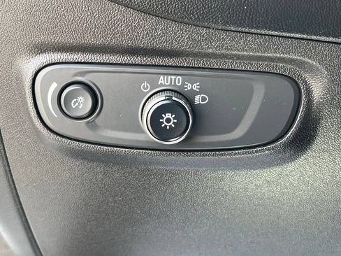 Used 2023 Chevrolet Equinox LT FWD image 15