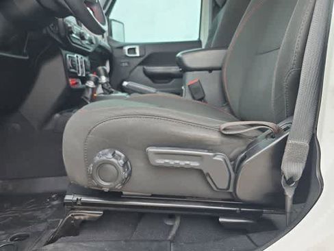 Used 2019 Jeep Wrangler Unlimited Rubicon AWD/4WD image 18