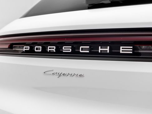 New 2026 Porsche Cayenne image 40