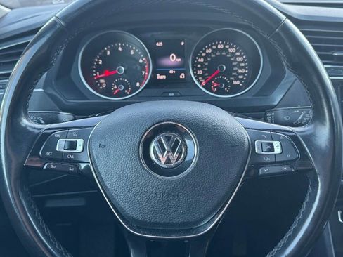 Used 2018 Volkswagen Tiguan SE image 15
