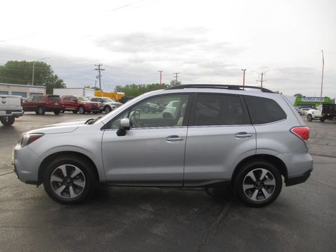 Used 2018 Subaru Forester 2.5i Limited AWD/4WD image 2