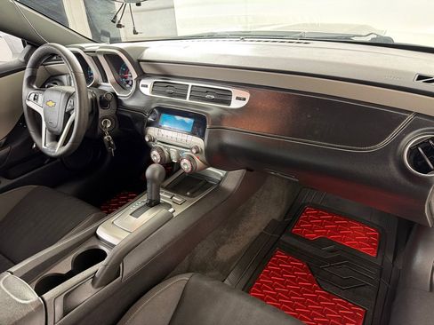 Used 2015 Chevrolet Camaro LS RWD image 22