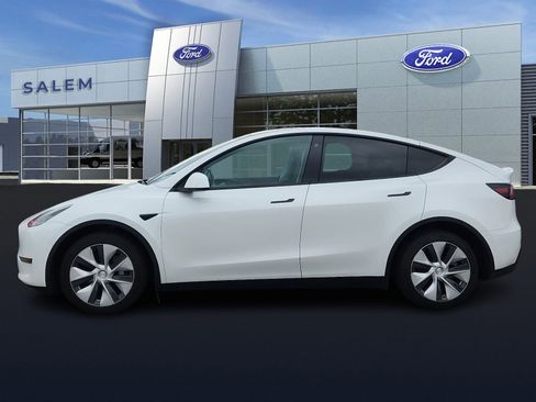 Used 2021 Tesla Model Y Long Range image 6