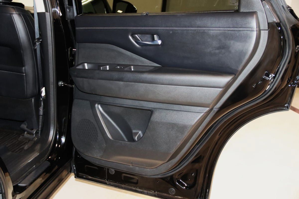 Used 2022 Nissan Pathfinder Platinum AWD/4WD image 63