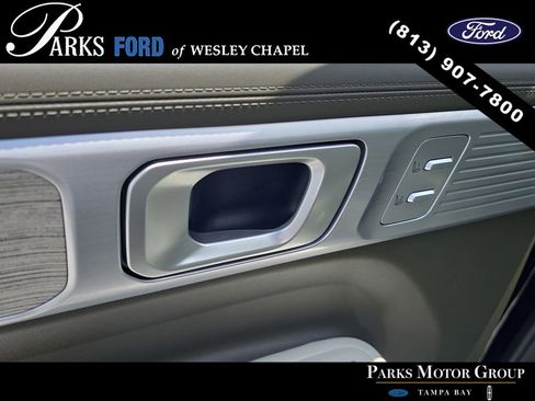 Used 2025 Hyundai Santa Fe Calligraphy AWD/4WD image 17