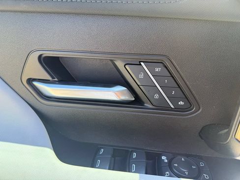 Used 2025 GMC Hummer EV 3X w/ LPO, Illumination Package AWD/4WD image 31