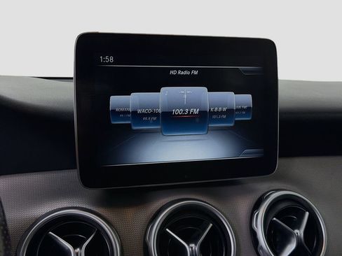 Used 2019 Mercedes-Benz GLA 250 image 13