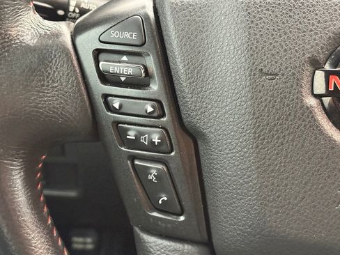 Used 2021 Nissan Titan PRO-4X w/ Pro-4x Convenience Package image 20