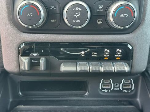 Used 2022 RAM 1500 Big Horn AWD/4WD image 18