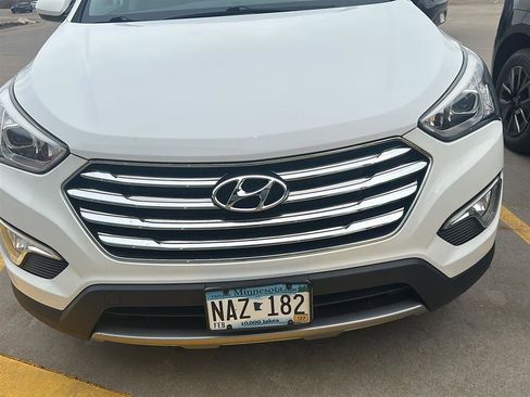 Used 2015 Hyundai Santa Fe GLS image 7