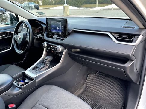 Used 2021 Toyota RAV4 XLE image 14