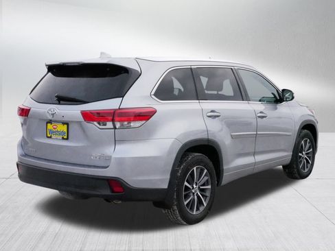 Used 2018 Toyota Highlander XLE image 7